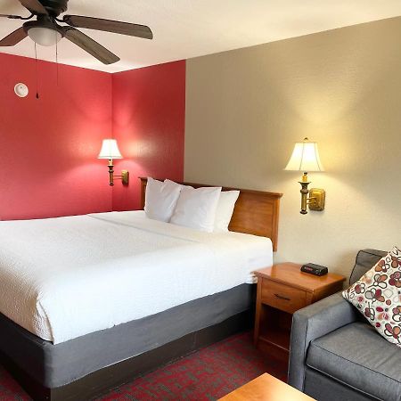 Ramada By Wyndham Oklahoma City Airport North Esterno foto