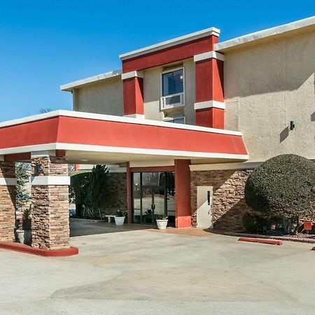 Ramada By Wyndham Oklahoma City Airport North Esterno foto