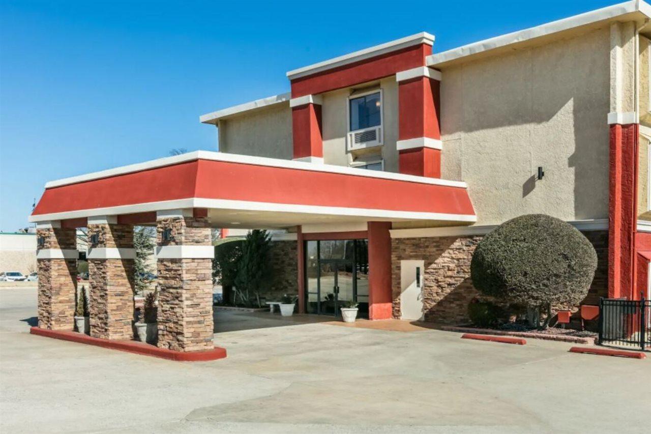 Ramada By Wyndham Oklahoma City Airport North Esterno foto