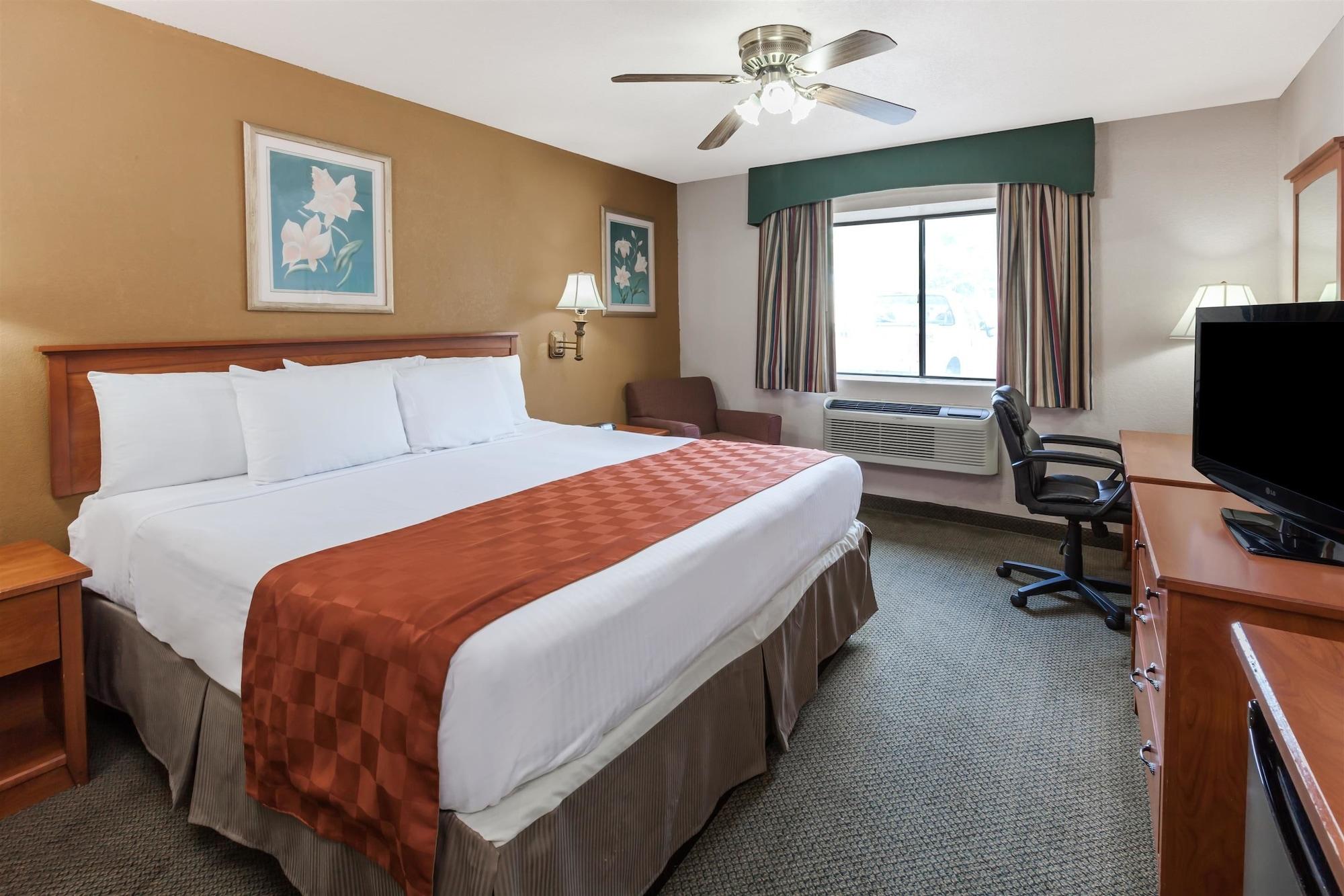 Ramada By Wyndham Oklahoma City Airport North Esterno foto