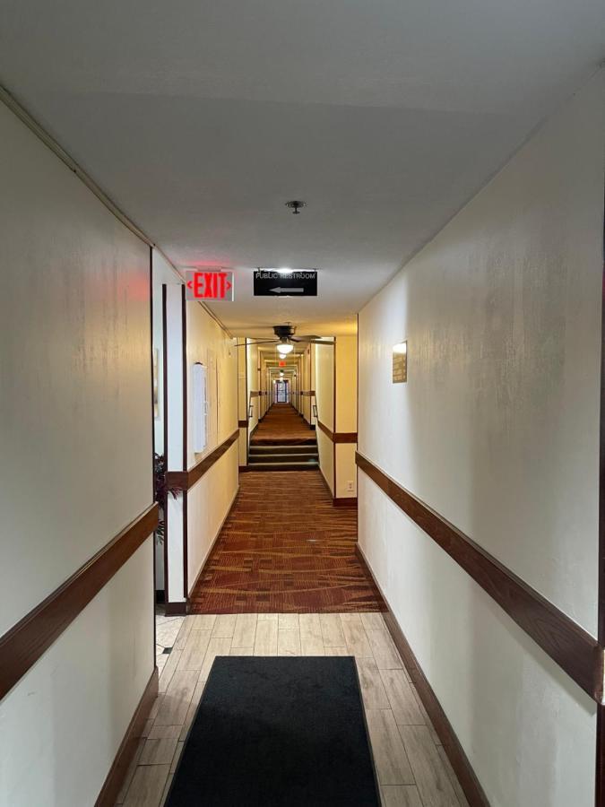 Ramada By Wyndham Oklahoma City Airport North Esterno foto