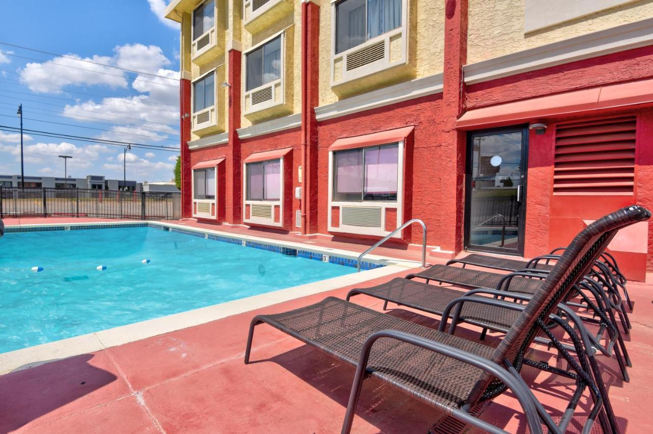 Ramada By Wyndham Oklahoma City Airport North Esterno foto