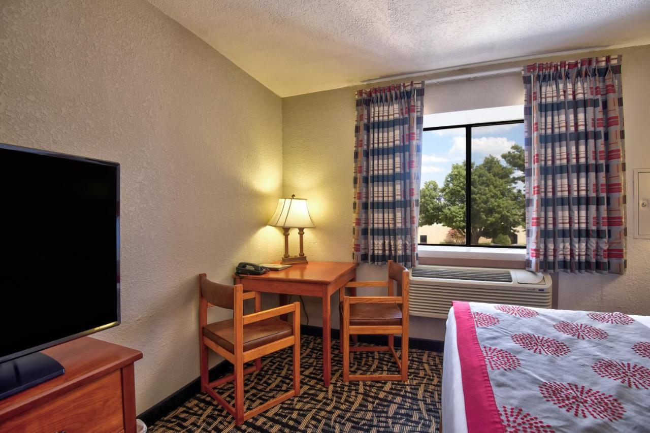 Ramada By Wyndham Oklahoma City Airport North Esterno foto