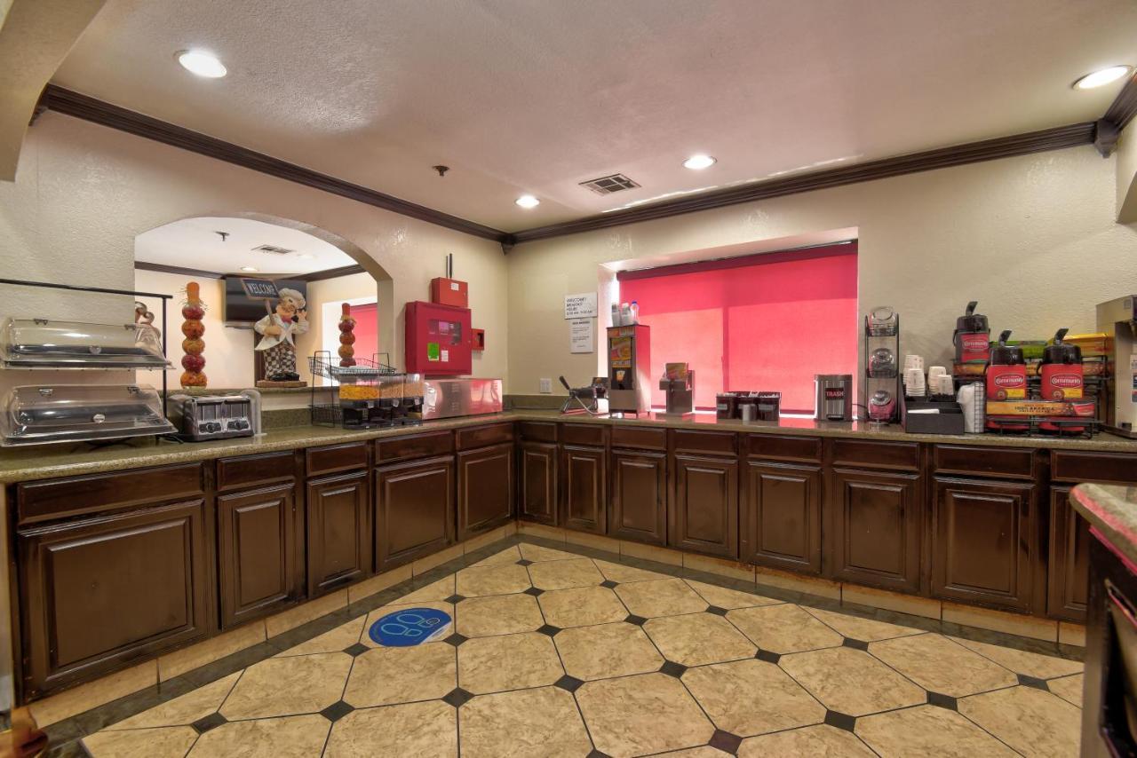 Ramada By Wyndham Oklahoma City Airport North Esterno foto