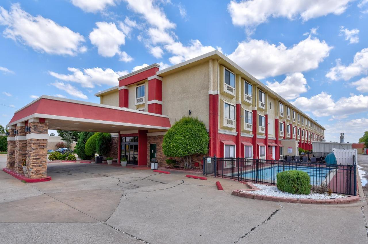 Ramada By Wyndham Oklahoma City Airport North Esterno foto