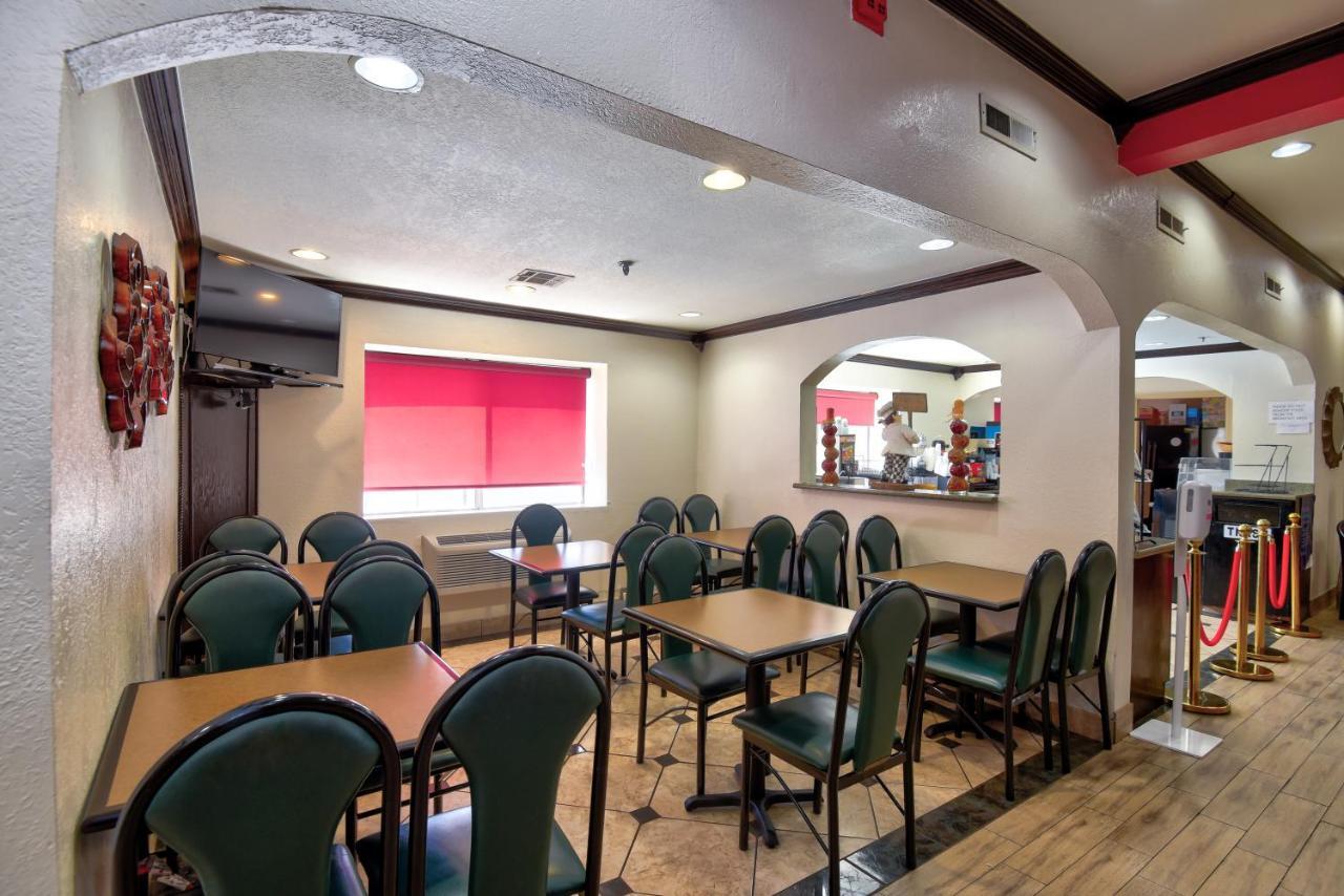 Ramada By Wyndham Oklahoma City Airport North Esterno foto