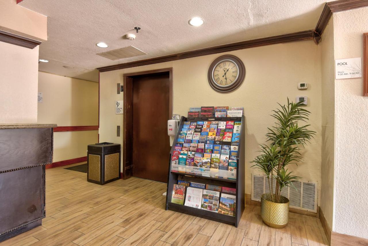 Ramada By Wyndham Oklahoma City Airport North Esterno foto