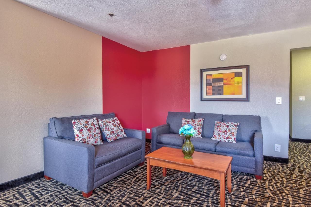 Ramada By Wyndham Oklahoma City Airport North Esterno foto