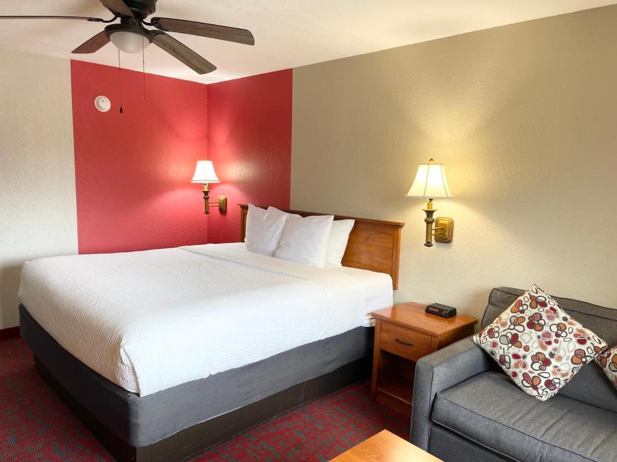 Ramada By Wyndham Oklahoma City Airport North Esterno foto