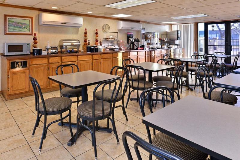 Ramada By Wyndham Oklahoma City Airport North Esterno foto