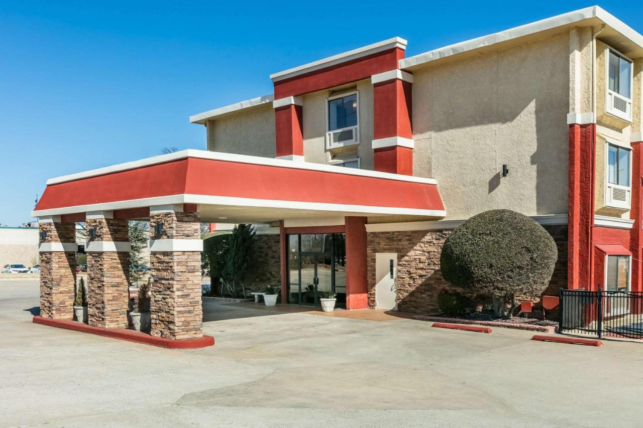 Ramada By Wyndham Oklahoma City Airport North Esterno foto